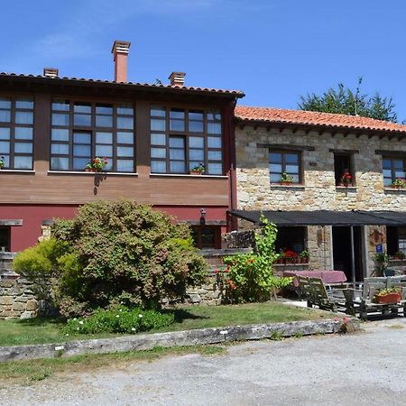 Apartamentos Rurales La Cirigueena Олес Экстерьер фото