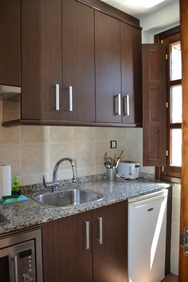 Apartamentos Rurales La Cirigueena Олес Экстерьер фото