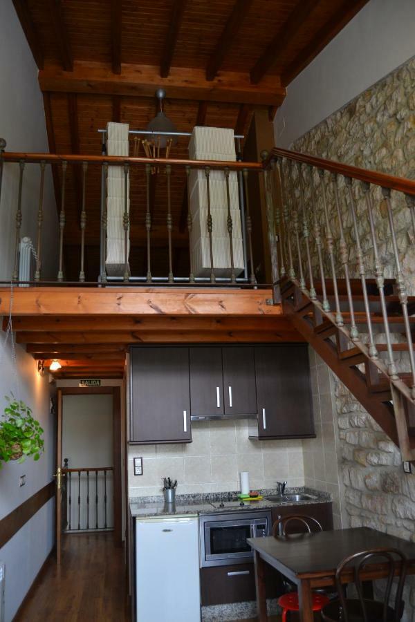 Apartamentos Rurales La Cirigueena Олес Экстерьер фото