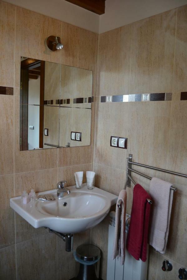 Apartamentos Rurales La Cirigueena Олес Экстерьер фото