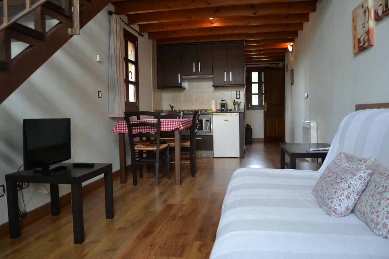 Apartamentos Rurales La Cirigueena Олес Экстерьер фото