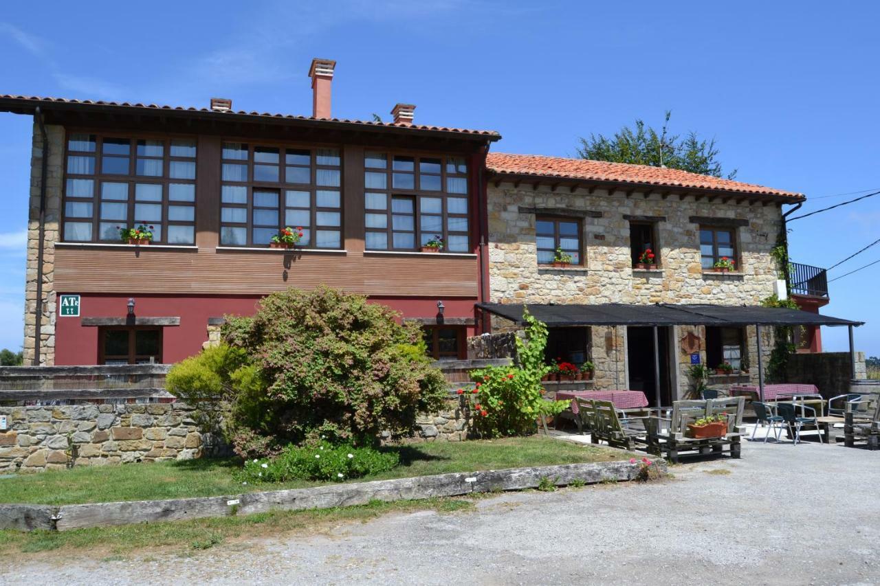 Apartamentos Rurales La Cirigueena Олес Экстерьер фото