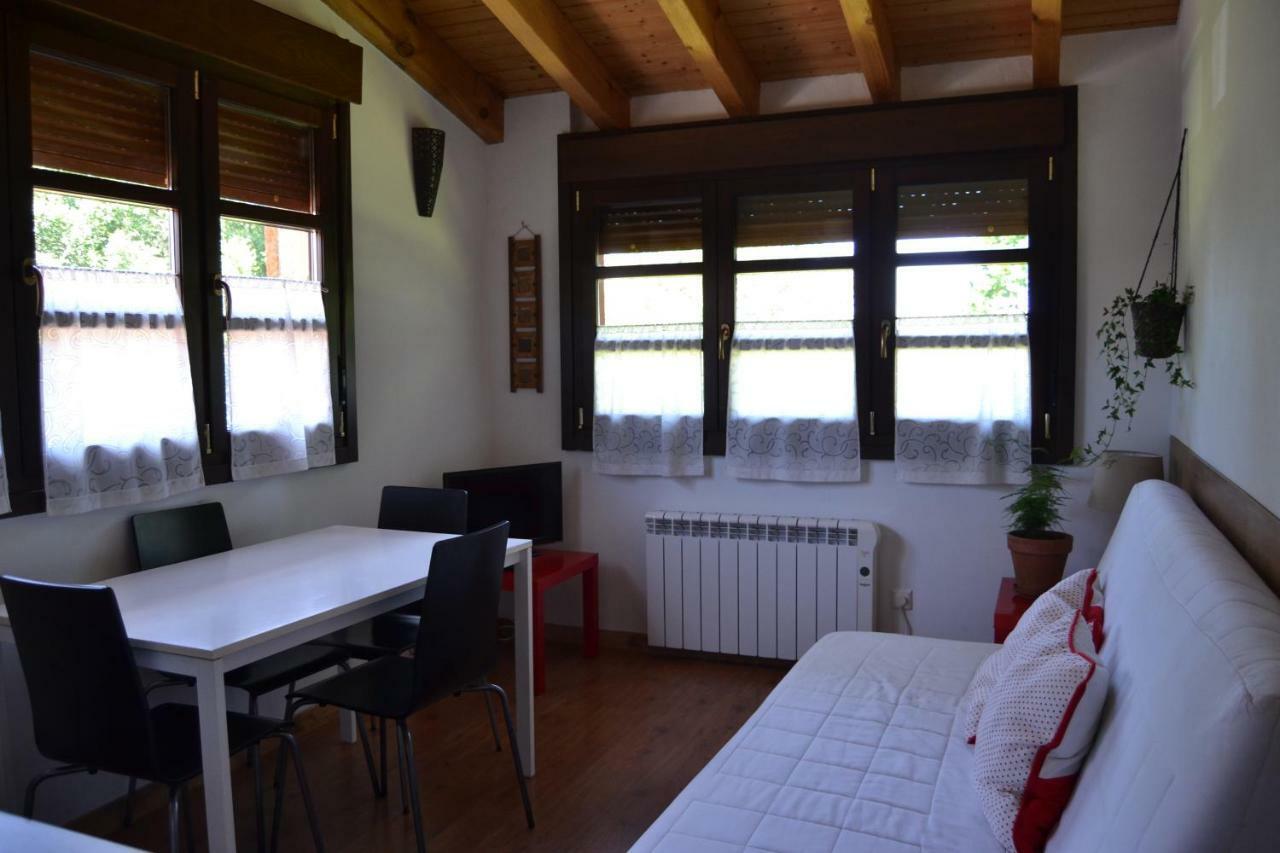 Apartamentos Rurales La Cirigueena Олес Экстерьер фото