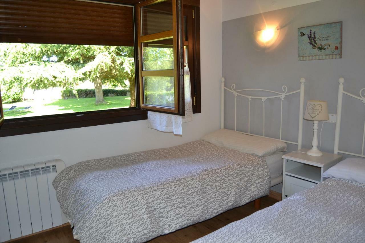 Apartamentos Rurales La Cirigueena Олес Экстерьер фото